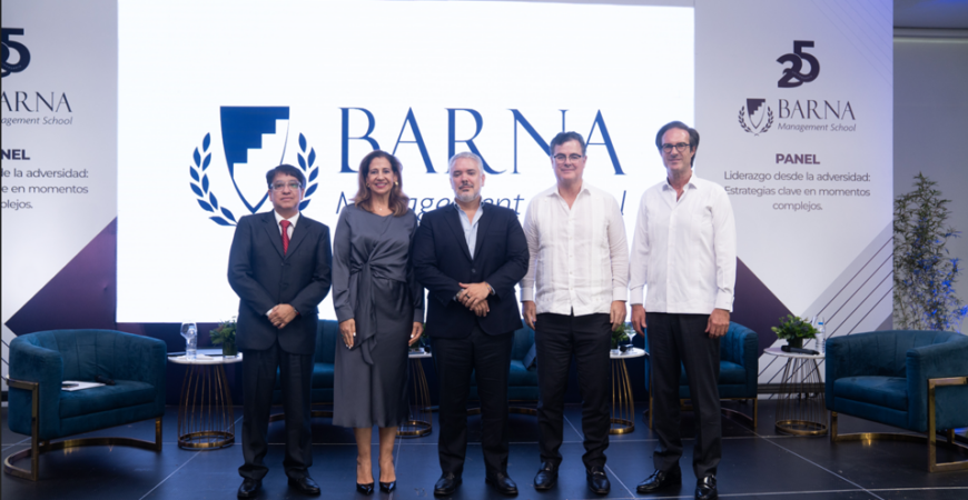 BARNA y el expresidente de Colombia Ivan Duque Marquez llevan a cabo exitosa conferencia panel sobre liderazgo en tiempos de adversidad en la ciudad de Santiago