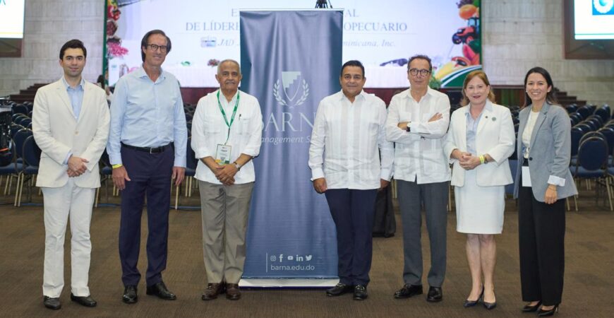 Foto firma acuerdo BARNA JAD 1