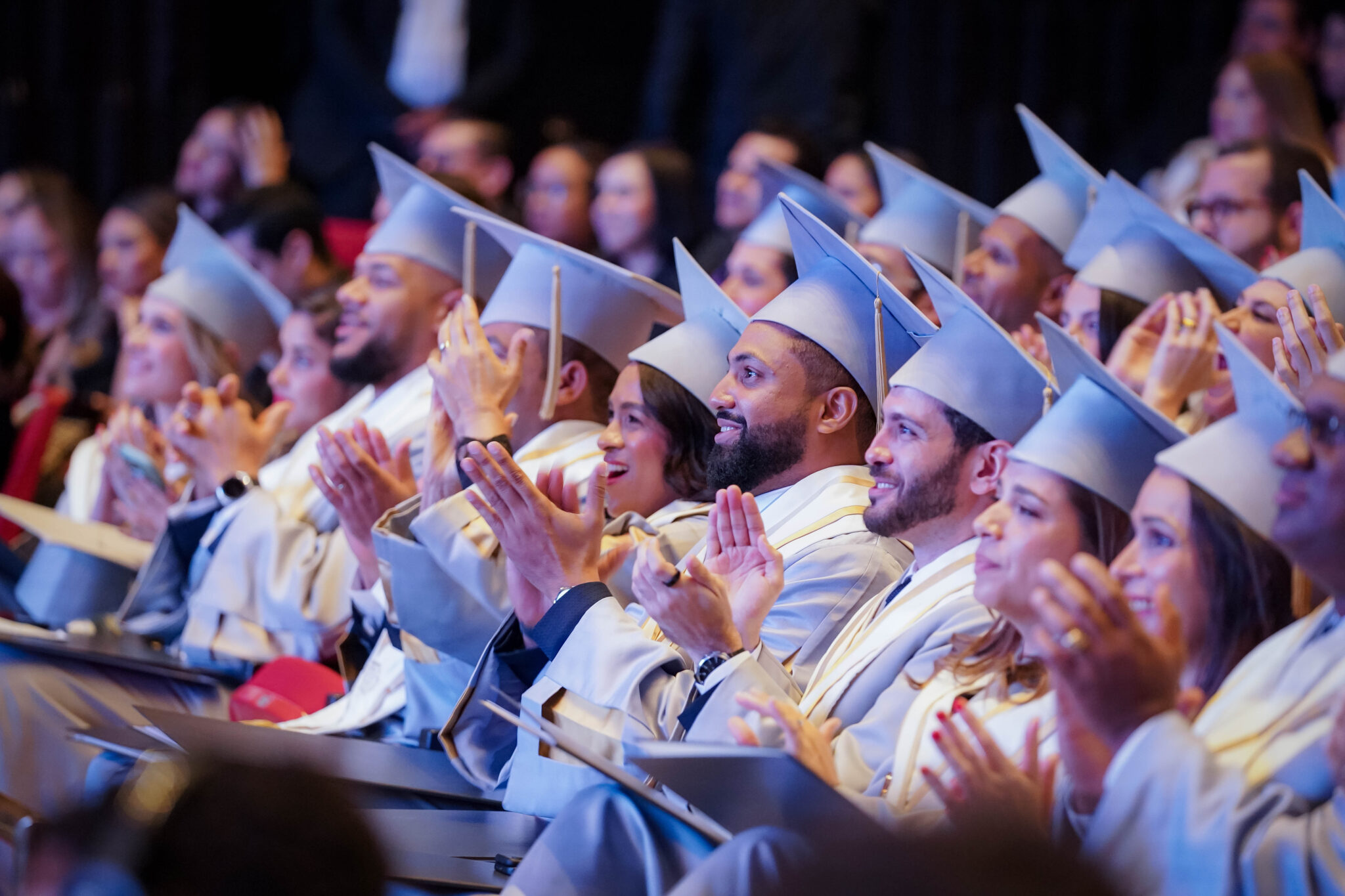 Barna gradúa a 245 profesionales en su XIX Graduación Ordinaria | Barna ...